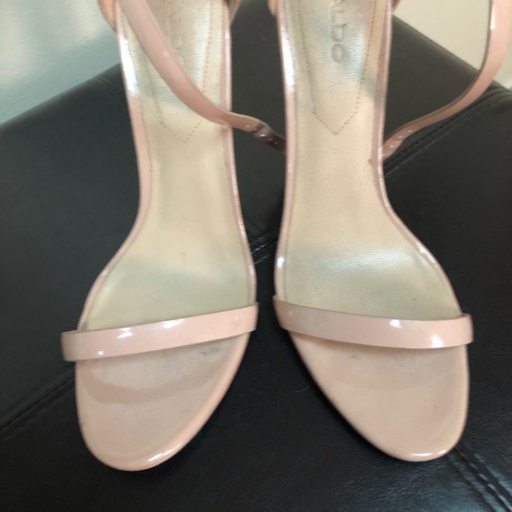 ALDO Excellent condition nude paten leather heels - Picture 2 of 7